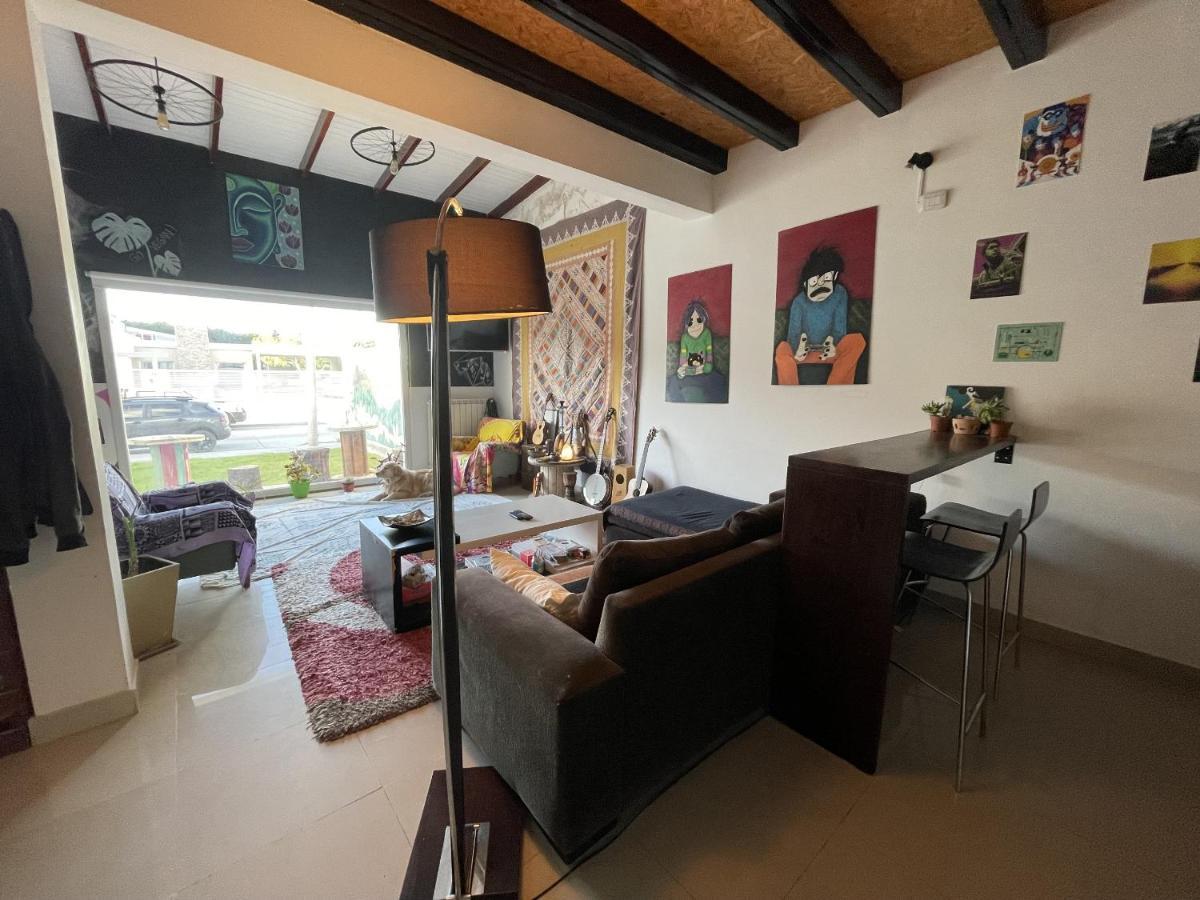 بيت شباب Roots Backpackers Rada Tilly المظهر الخارجي الصورة
