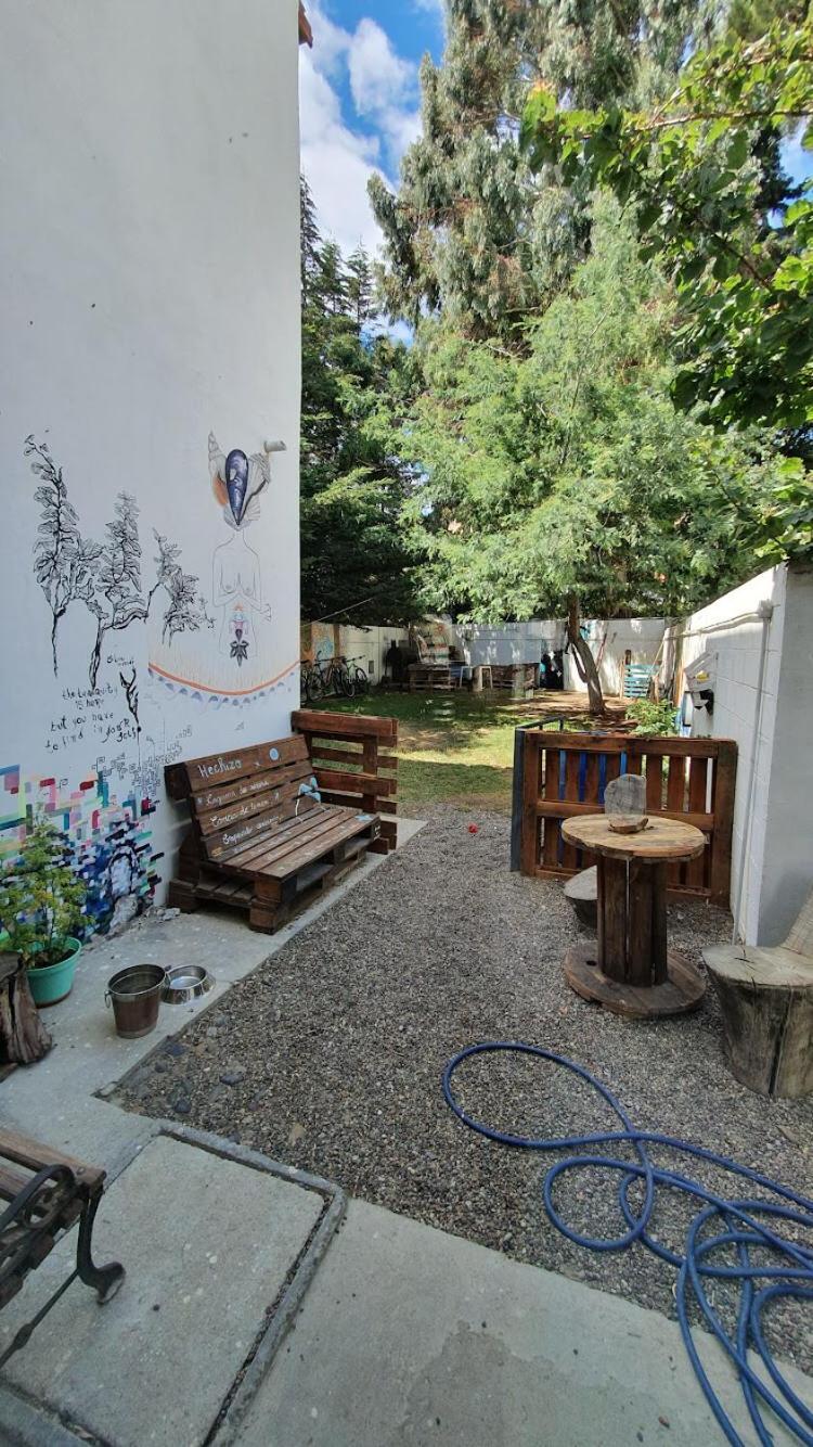 بيت شباب Roots Backpackers Rada Tilly المظهر الخارجي الصورة